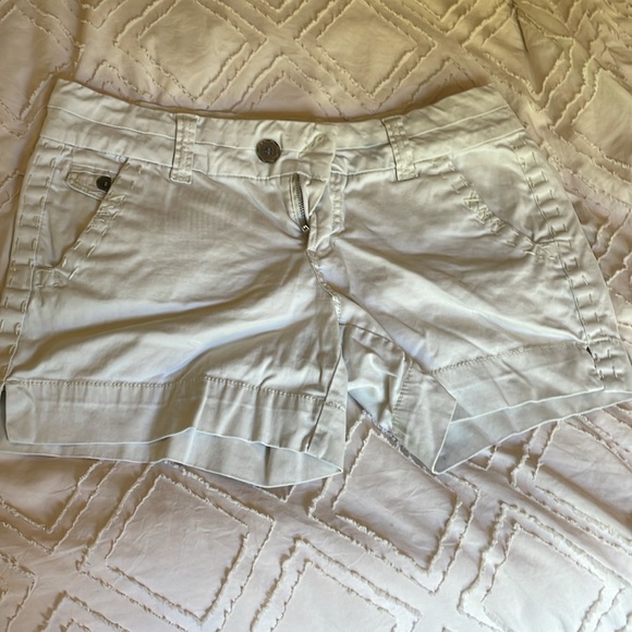 BKE Shorts - Picture 3 of 6